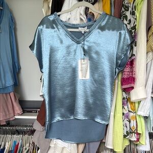 Edge Shiny Blue Blouse with Elegant Style